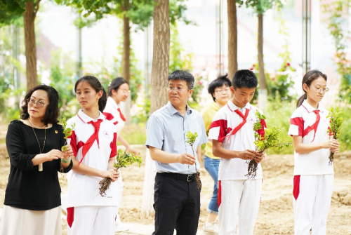 新城平台-岐黄沁学子 药香飘校园，校园中医药文化主题日成功举办