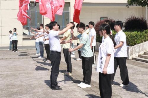 新城平台-江西财经大学现代经济管理学院赴宜春高安市乡村振兴促进团正式启程！