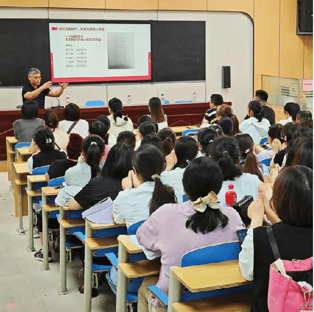 新城平台-光明日报出版社签约作家窦羿老师，受邀出席枣庄市薛城区第八届书香文化节