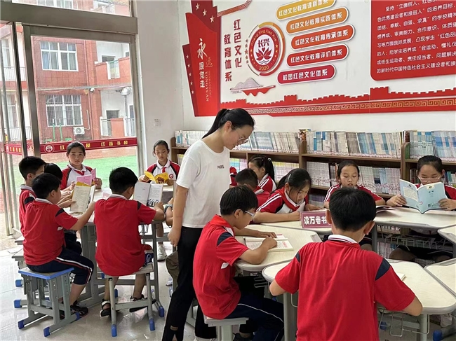 新城平台-普语润心田，教育照乡野 天津外国语大学豫音华韵路队暑期实践