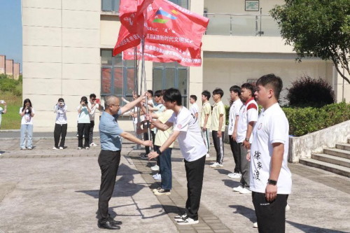 新城平台-江西财经大学现代经济管理学院赴宜春高安市乡村振兴促进团正式启程！